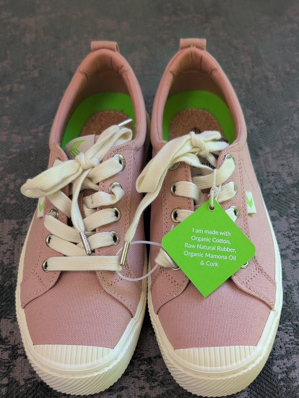 Brand New Women’s Cariuma Rose Pink Canvas Lace-Up Eco Sneakers Size 8